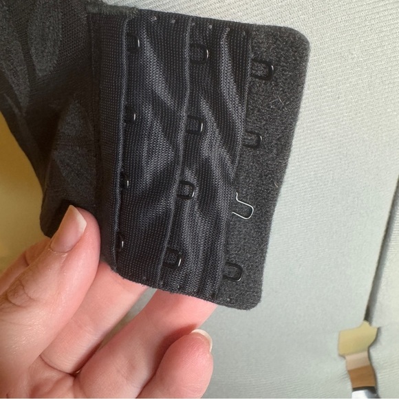 Backsmoother Bra with Leaf Pattern - Picture 4 of 5